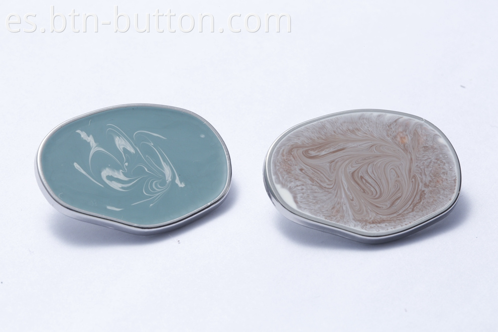 Durable metal buttons for clothing